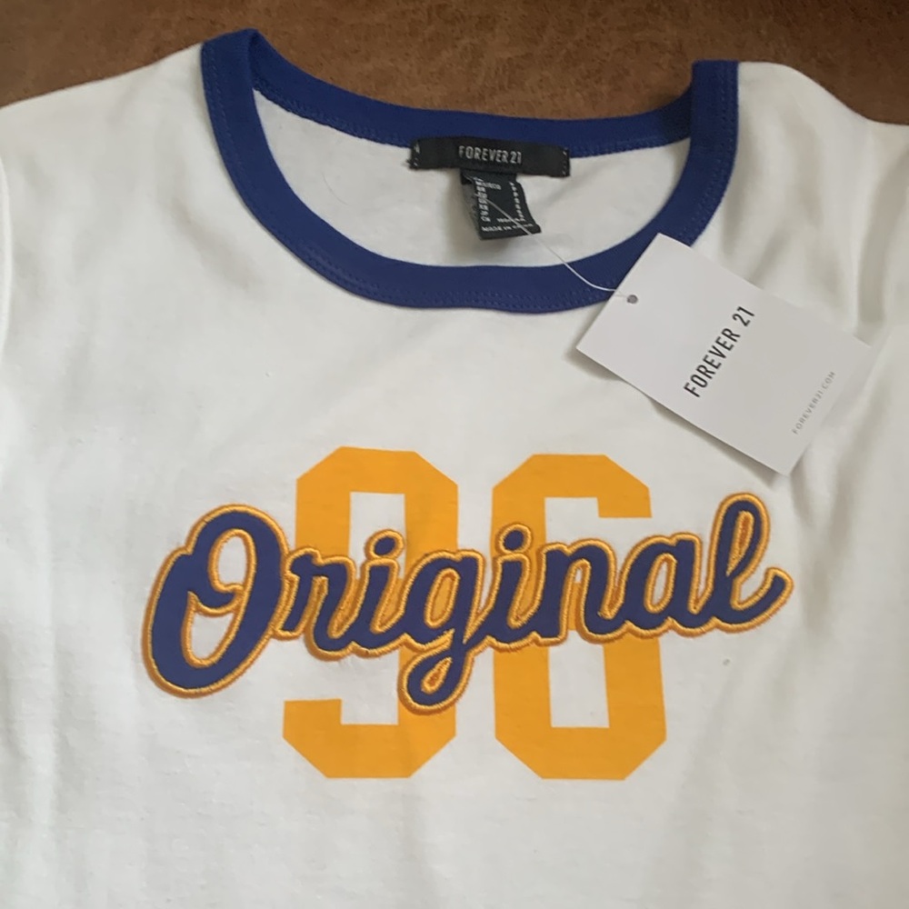 Forever 21 women’s t-shirt size small. New with tags